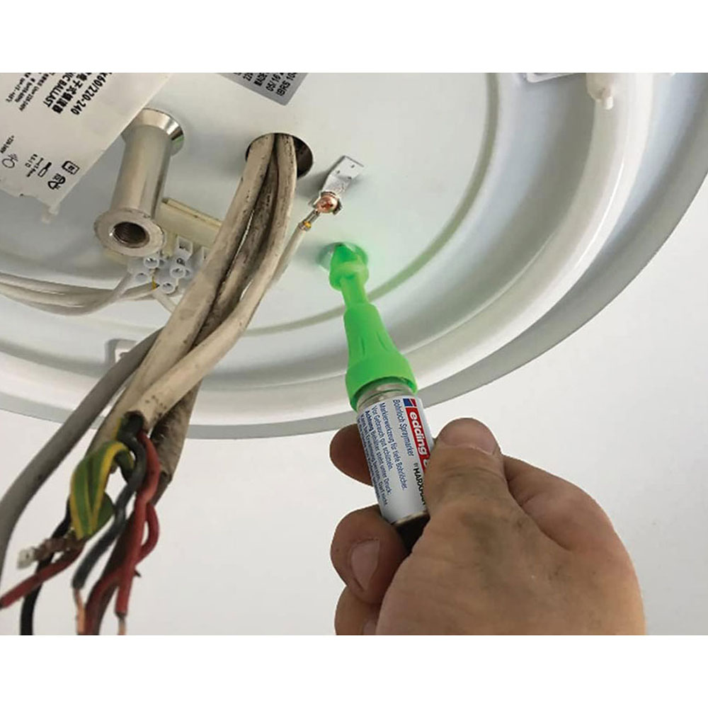 MARCADOR EN SPRAY PINTURA FLUORESCENTE A LA TIZA VERDE PARA AGUJEROS PERFORADOS EDDING - Imagen 4