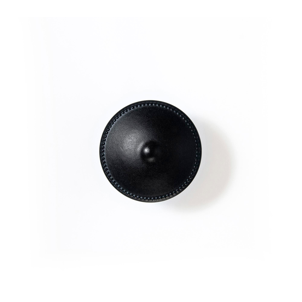 BLISTER CON 4 POMOS REDONDOS PARA MUEBLE FABRICADO EN ZAMAK ACABADO NEGRO MATE MOD. 3121 Ø30mm REI