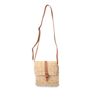 BOLSO RECTANGULAR DE JUNCO CON ASA BANDOLERA DE PIEL