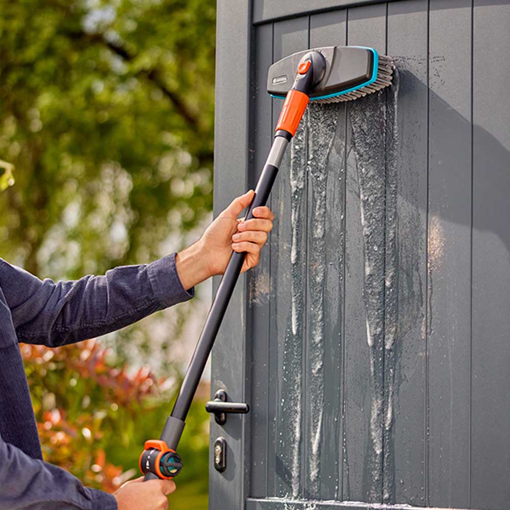 SET DE LAVADO CON MANGO DE CERDAS SUAVES CON MANGO Y PASTILLAS DE JABÓN 18826-20 GARDENA - Imagen 2