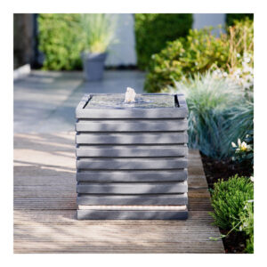 FUENTE CUADRADA PARA EXTERIOR CON LED 35x35x35cm, 82 LEDS, MODELOS SURTIDOS
