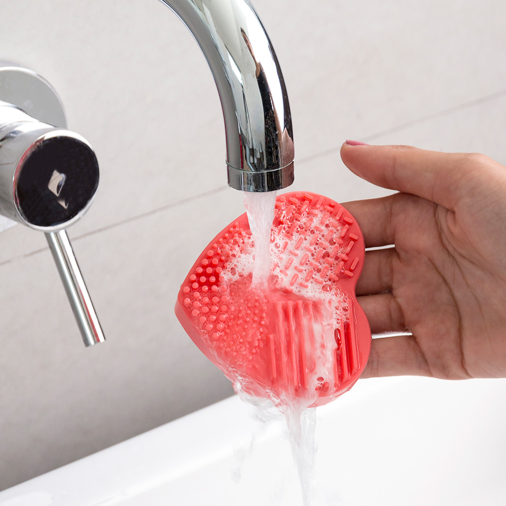 LIMPIADOR DE BROCHAS Y PINCELES DE MAQUILLAJE HEART V0101013 INNOVAGOODS - Imagen 4