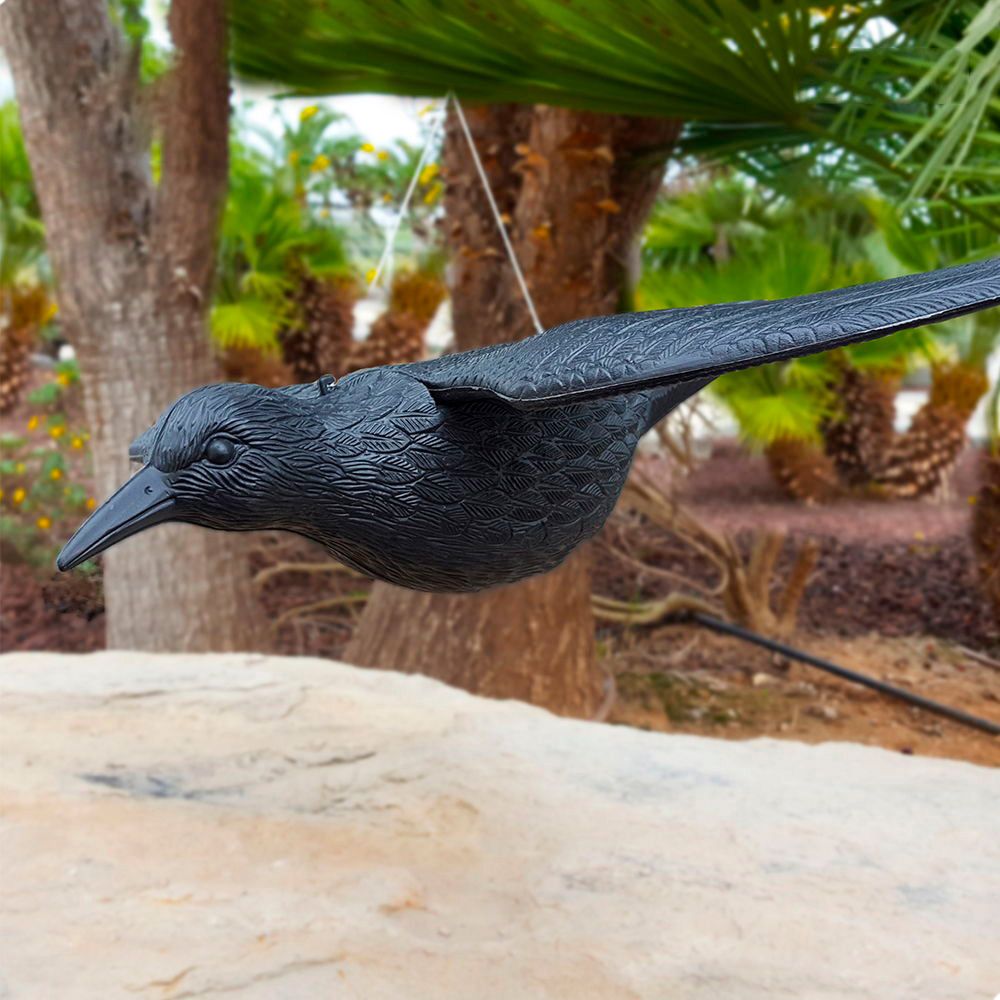 CUERVO VOLADOR DE PLÁSTICO AHUYENTA PÁJAROS 58 cm - Imagen 2