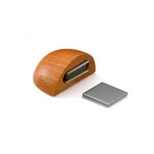 RETENEDOR MAGNÉTICO DE PUERTA, DE MADERA CON ACABADO ROBLE, BLISTER
