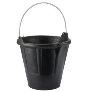 CUBO INDUSTRIAL 12 L DE CAUCHO RESISTENTE NEGRO, CON ASA METÁLICA.