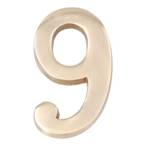 NÚMERO 9, DE LATÓN CON ACABADO PULIDO Y FIJACIÓN INVISIBLE, 10 cm